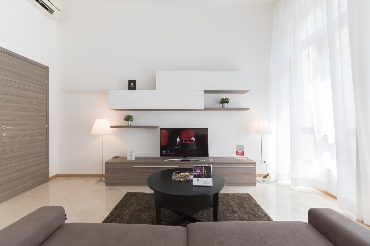 Hemeras Boutique Homes - Design Apartments Near Duomo Cathedral Milano Esterno foto